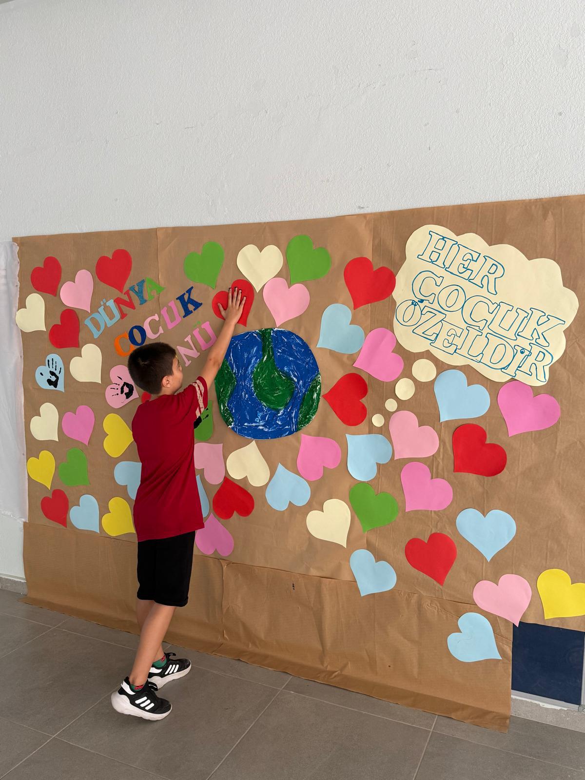 1 EKİM DÜNYA ÇOCUK GÜNÜ KUTLU OLSUN!