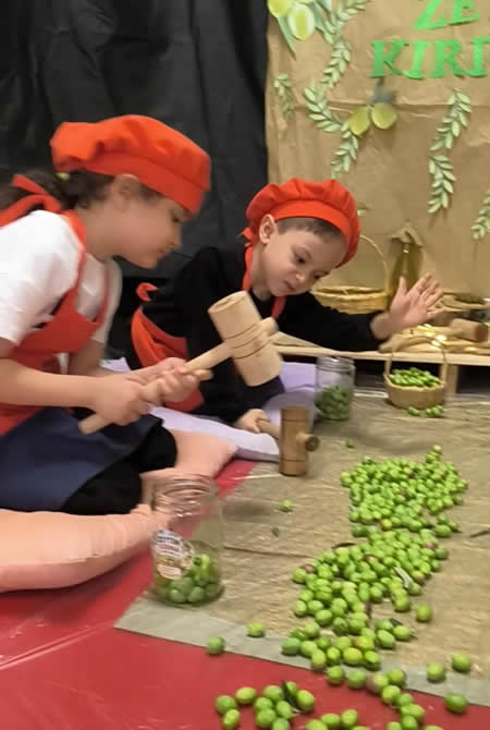 Geleneksel Zeytin Kırma Etkinliği